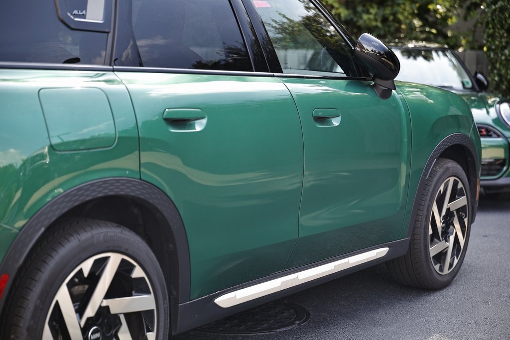 2025 Mini Cooper S ALL4 photo 8