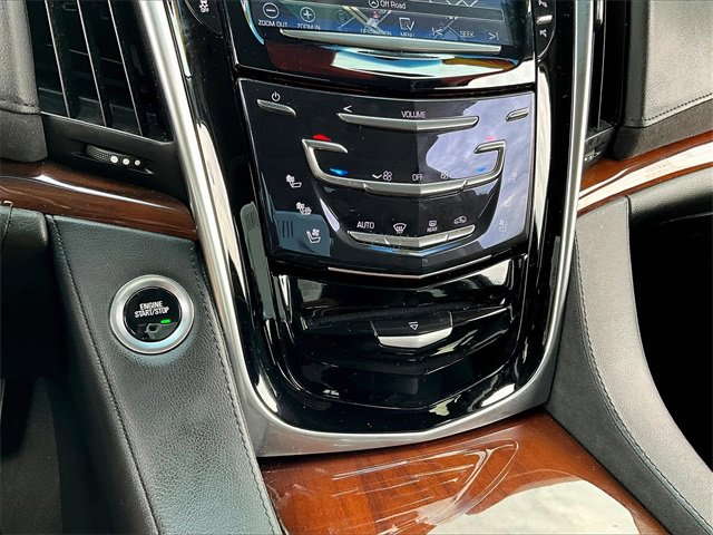 2019 Cadillac Escalade Luxury photo 23