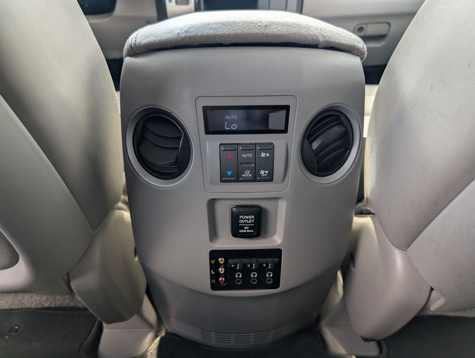 2011 Honda Pilot Touring photo 31