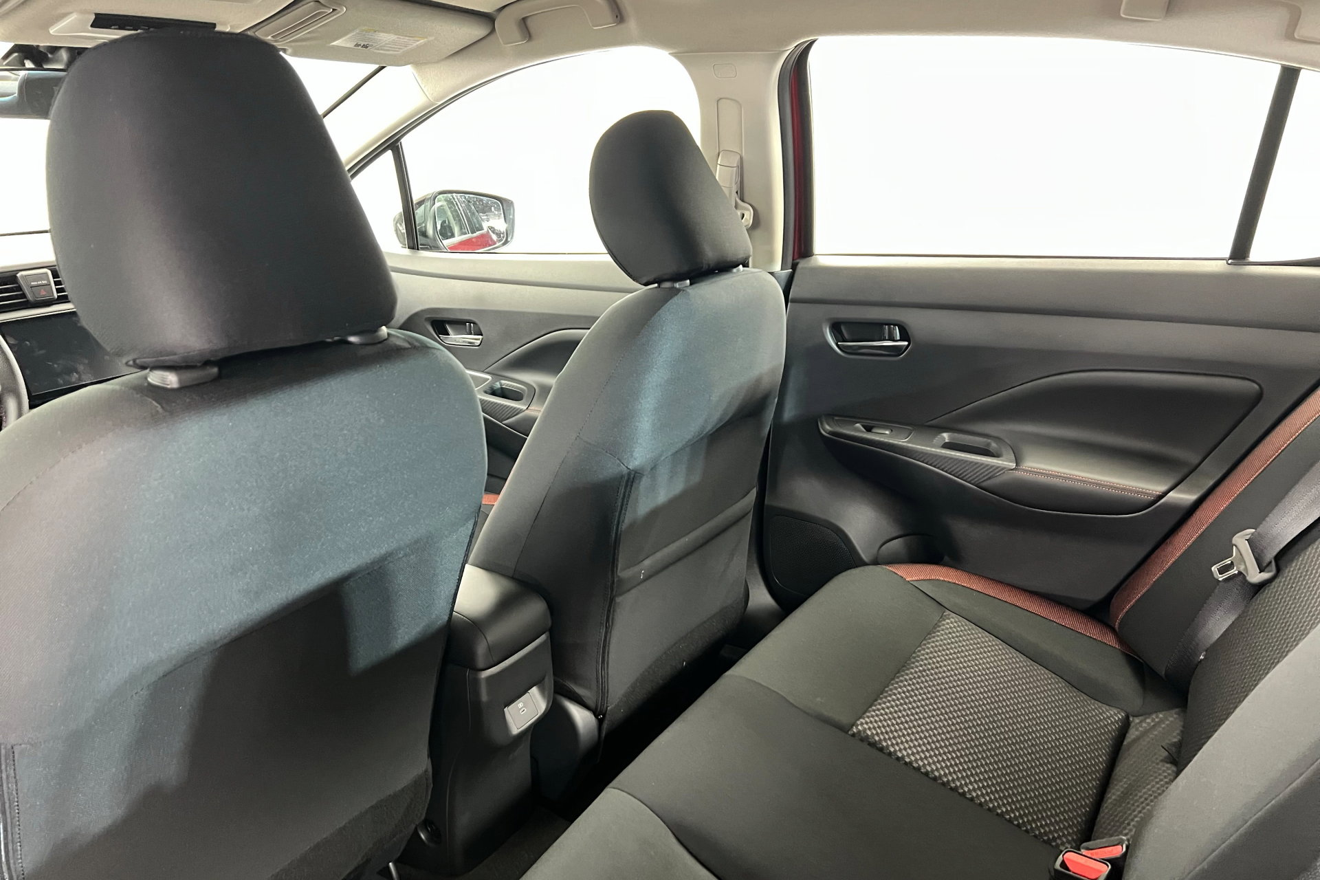 2025 Nissan Versa SR photo 19