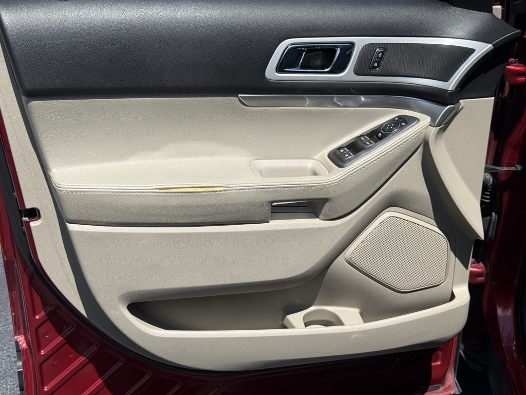 2014 Ford Explorer XLT photo 14
