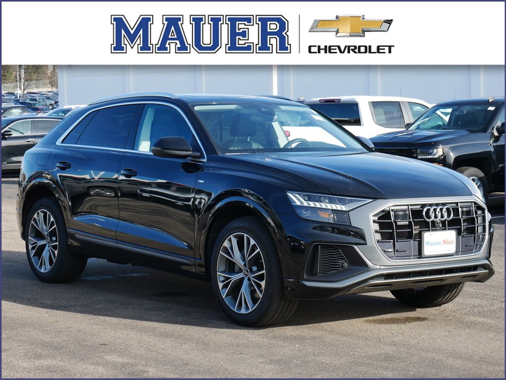 2023 Audi Q8 Premium Plus