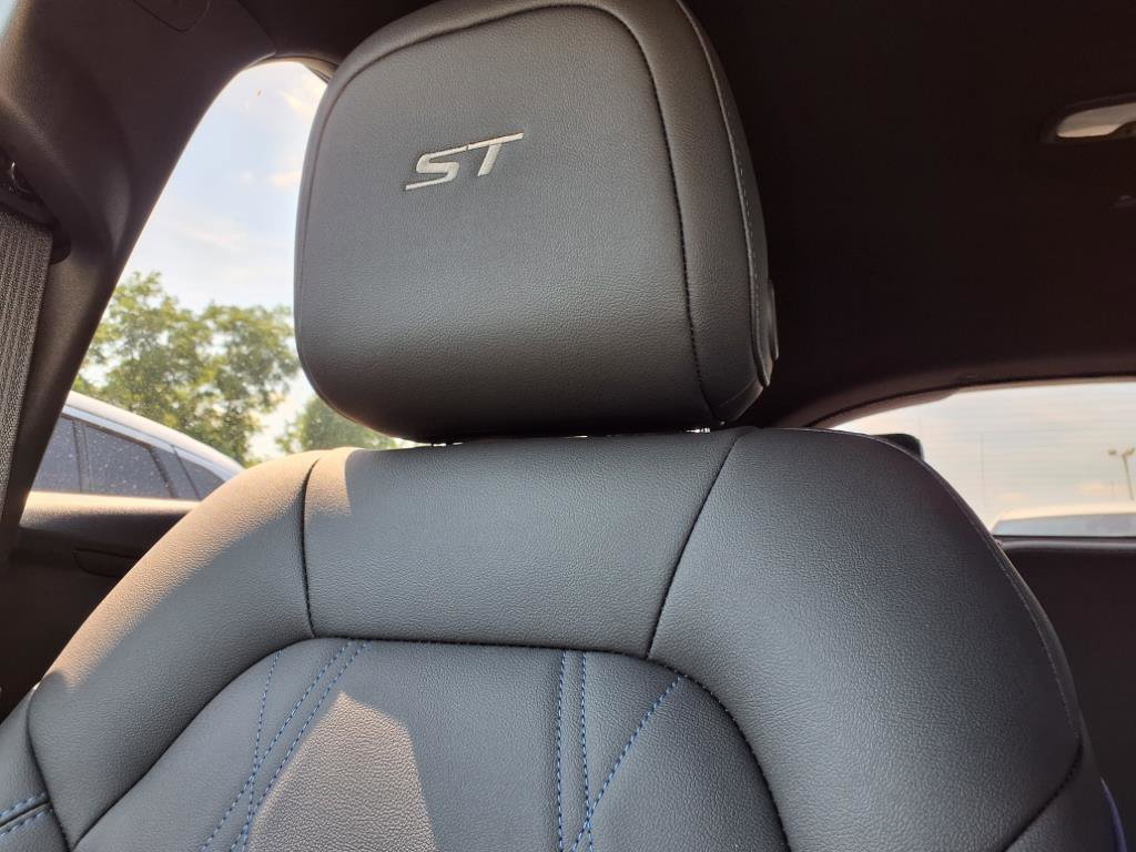 2025 Buick Envista ST photo 16