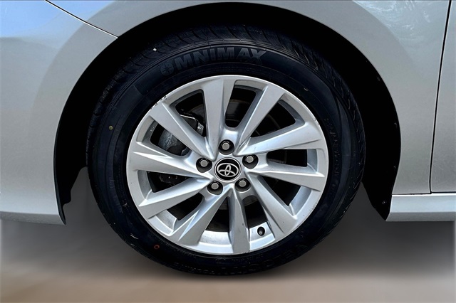 2023 Toyota Camry LE photo 8