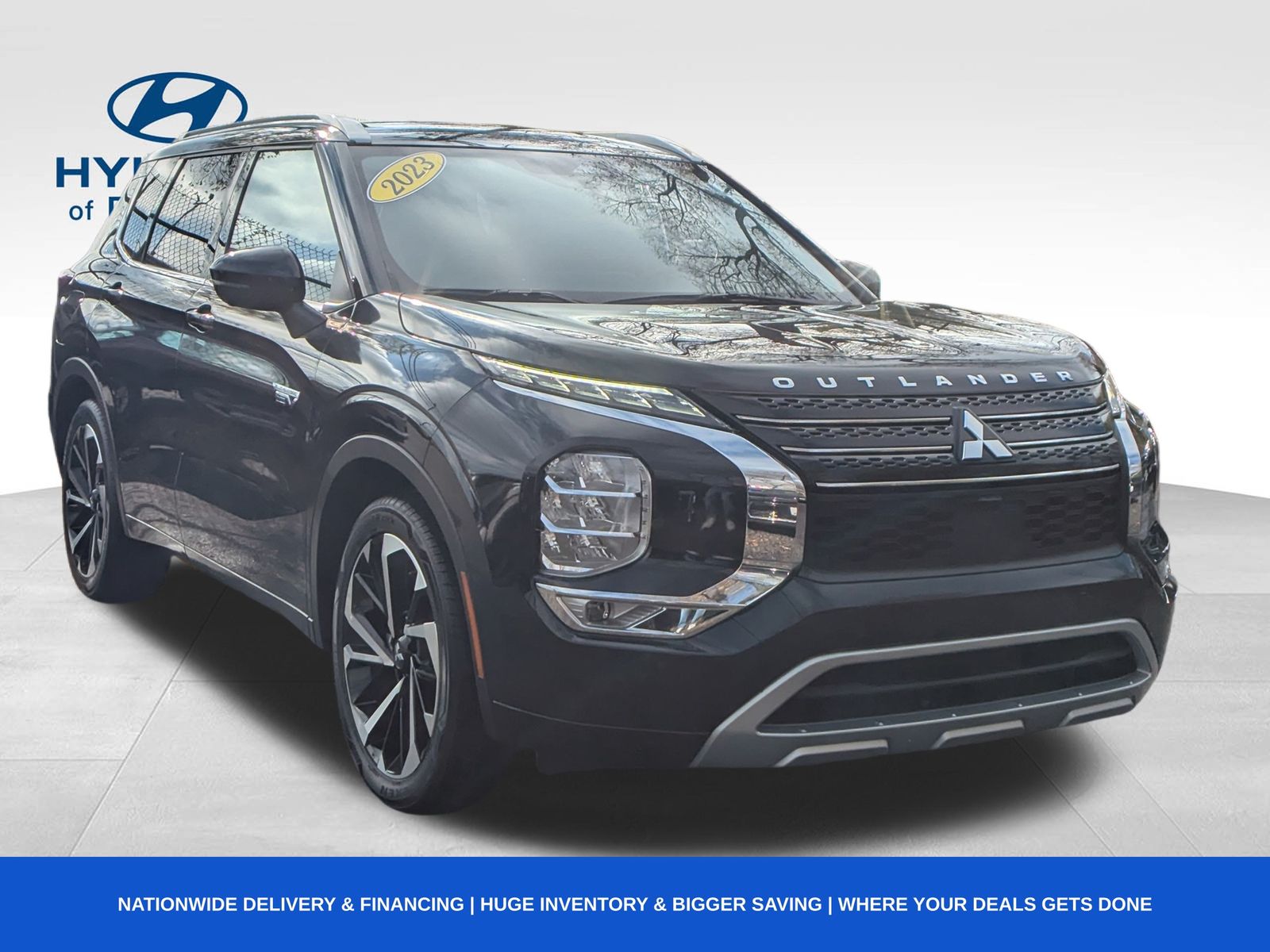 2023 Mitsubishi Outlander Plug-In Hybrid SEL's photo