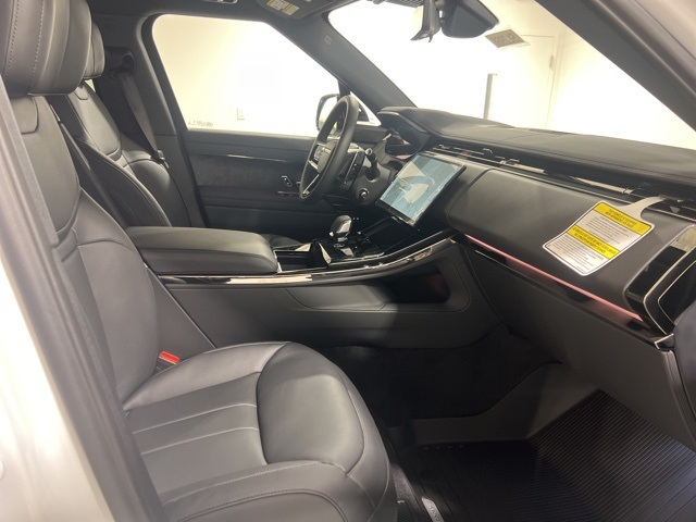 2025 Land Rover Range Rover Sport SE photo 23