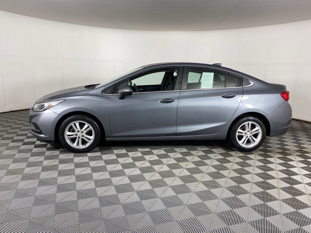 2018 Chevrolet Cruze LT photo 4