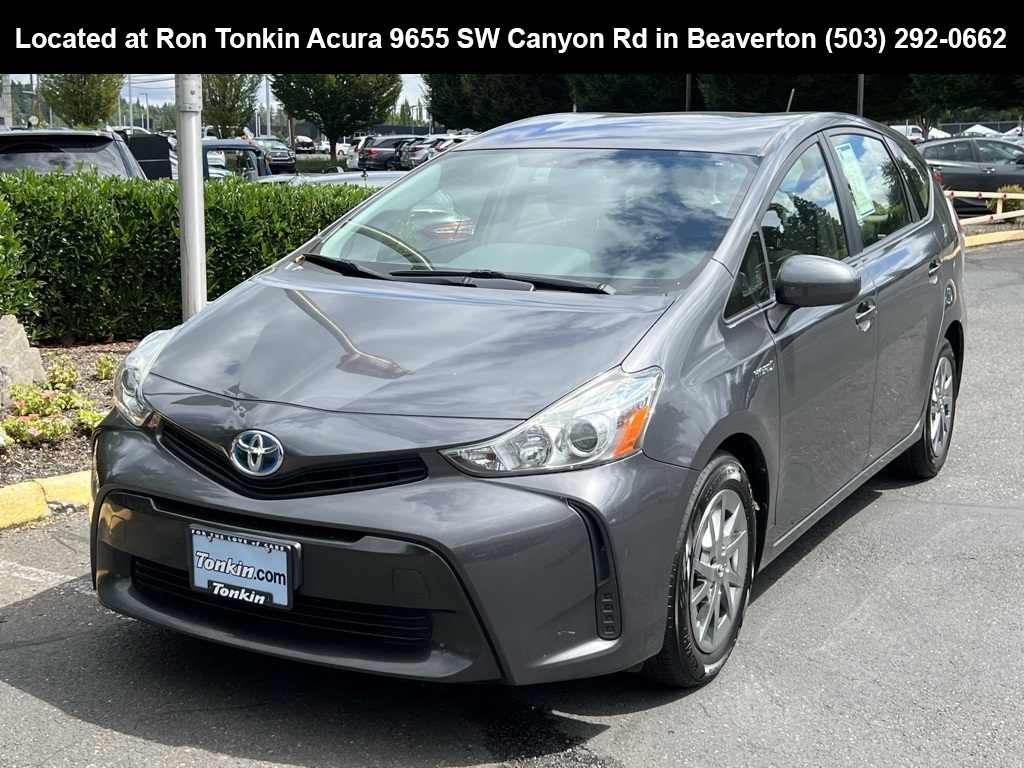 2017 Toyota Prius V Two photo 4