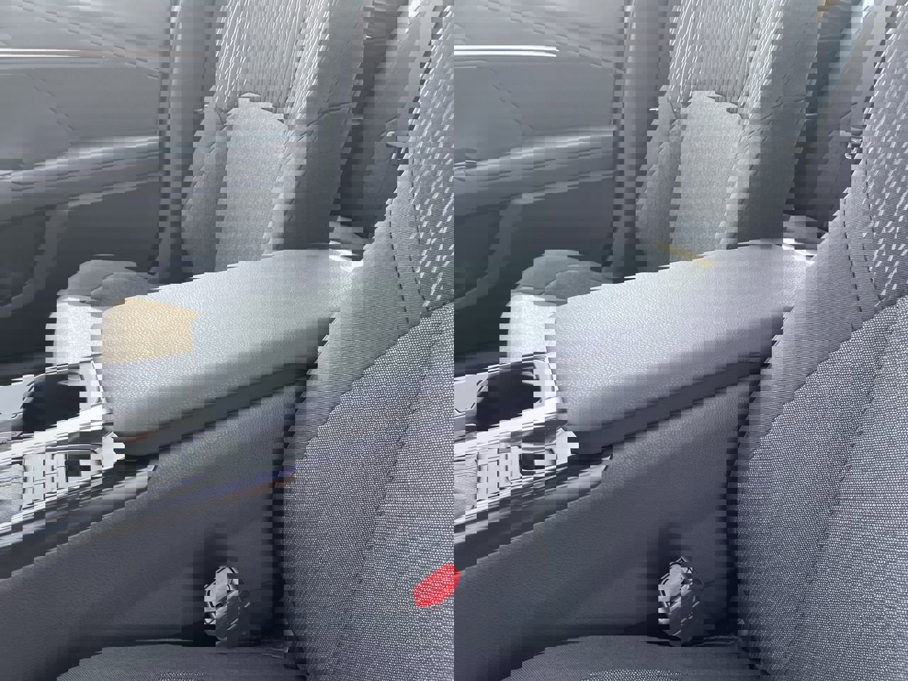 2025 Toyota Camry LE photo 12