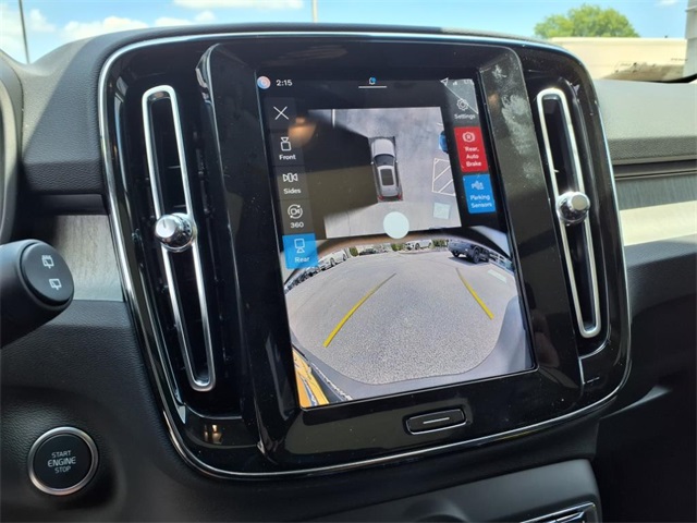 2026 Volvo XC40 Plus photo 15