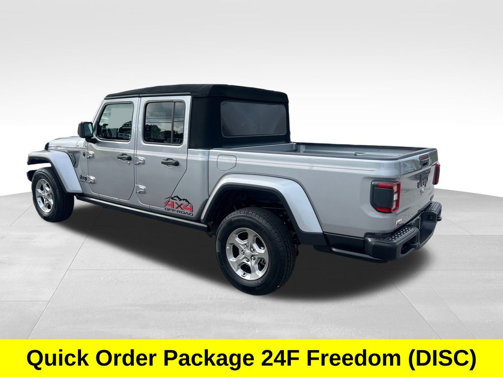 2021 Jeep Gladiator Sport photo 3