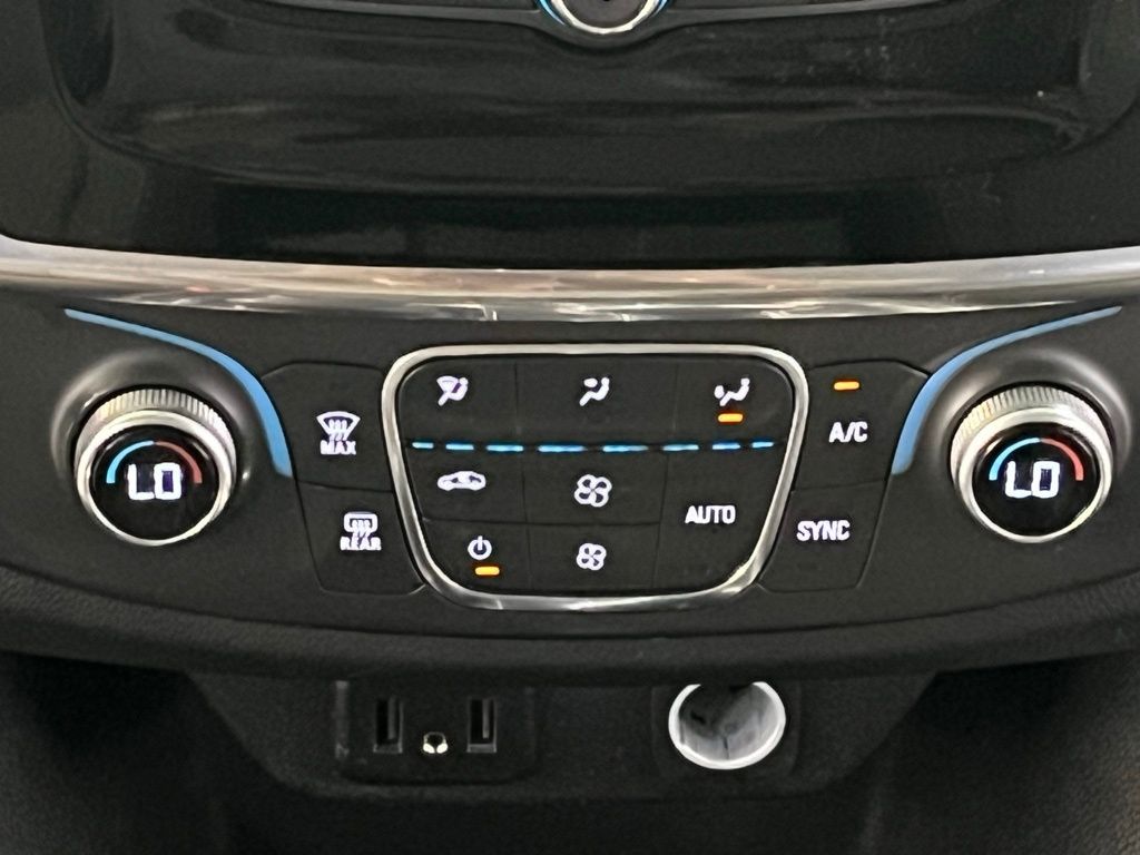 2021 Chevrolet Traverse LS photo 23