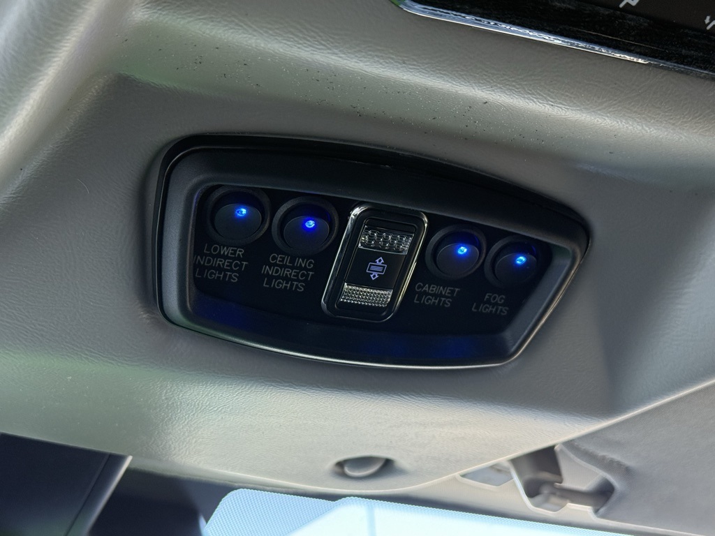 2025 Gmc Savana photo 31