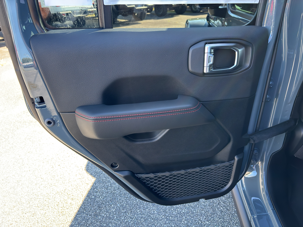 2025 Jeep Wrangler Rubicon photo 19