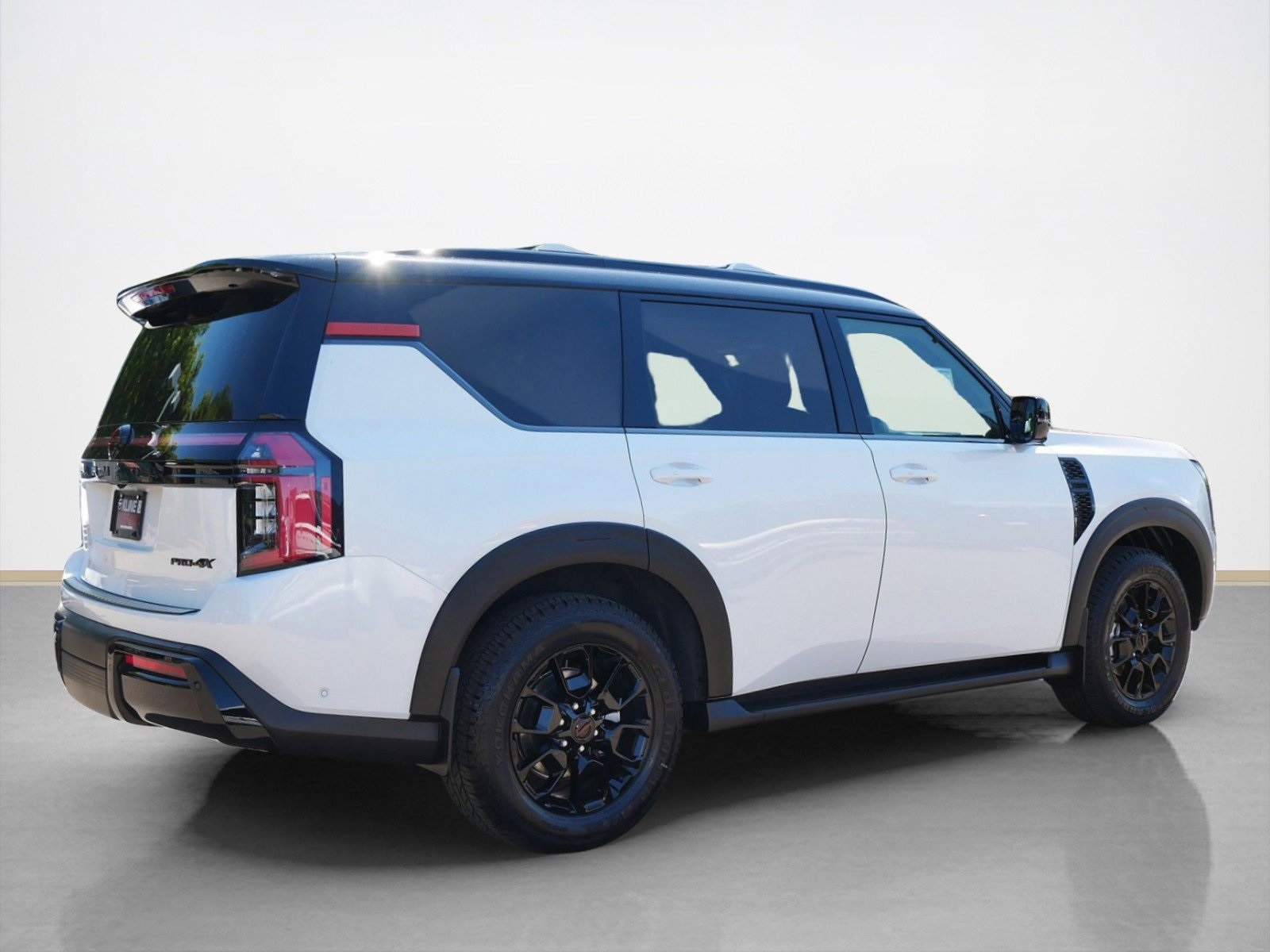 2025 Nissan Armada photo 2