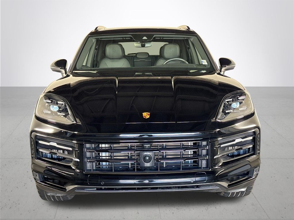 2024 Porsche Cayenne Base photo 3