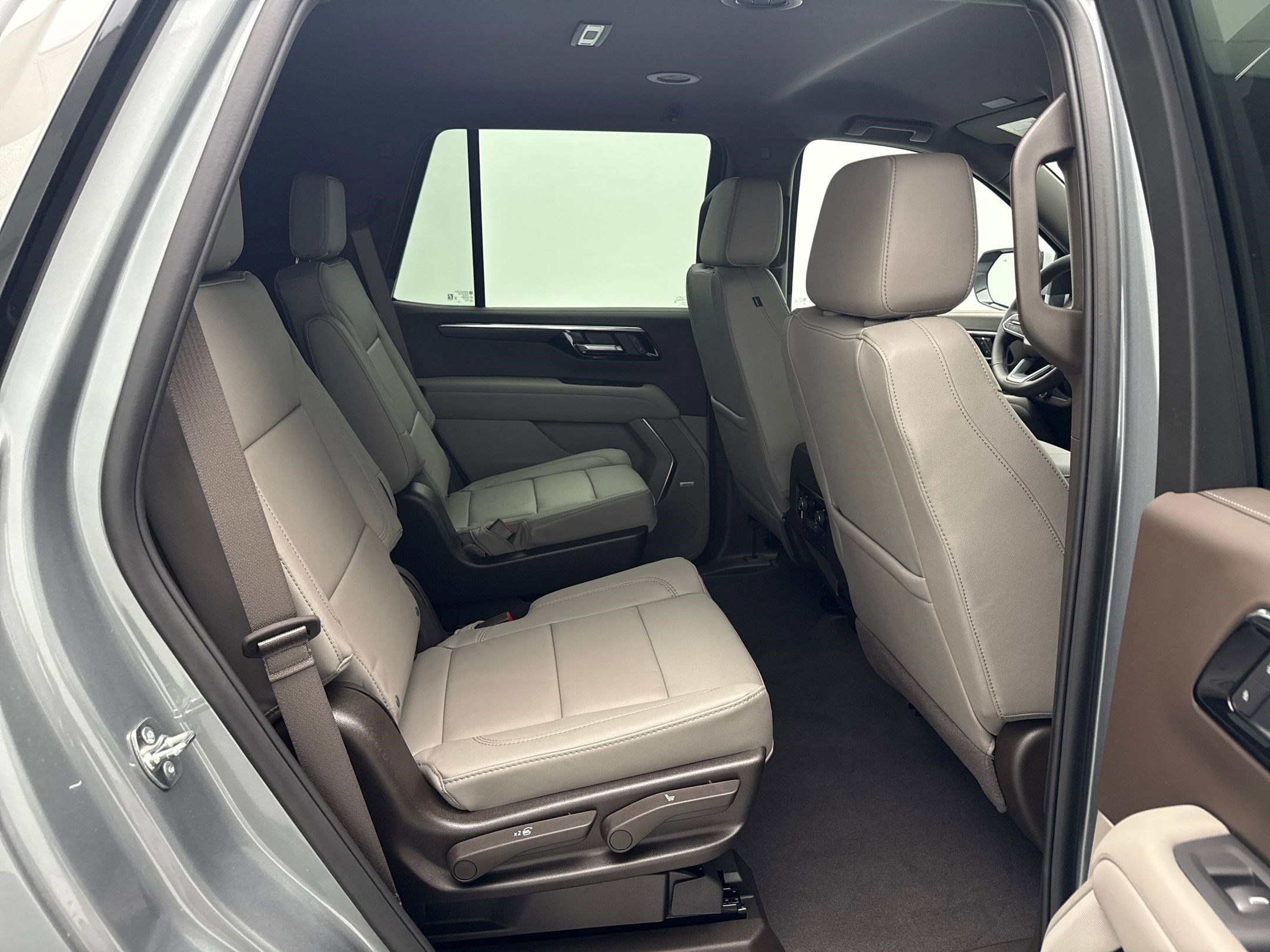 2025 Chevrolet Tahoe LT photo 22
