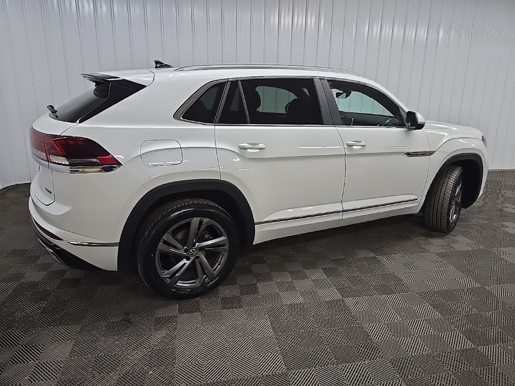2024 Volkswagen Atlas Cross Sport SEL R-Line photo 2