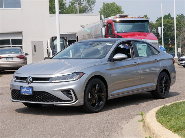 2025 Volkswagen Jetta 1.5T SE photo 3