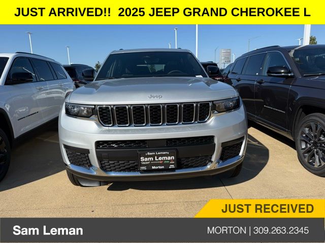 2025 Jeep Grand Cherokee Laredo X photo 2