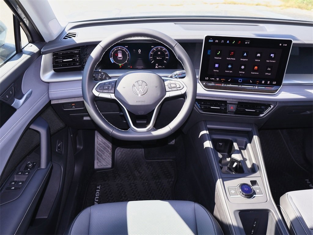 2025 Volkswagen Tiguan SE photo 15
