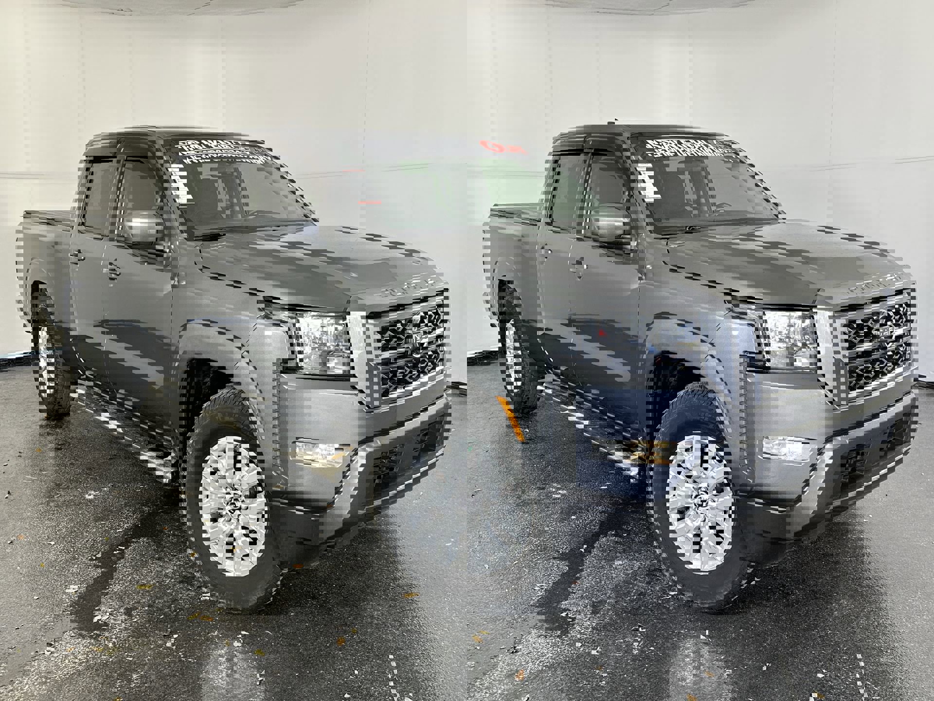2022 Nissan Frontier SV's photo