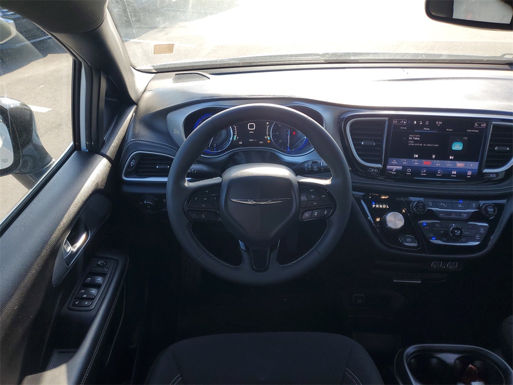 2024 Chrysler Pacifica Touring photo 28