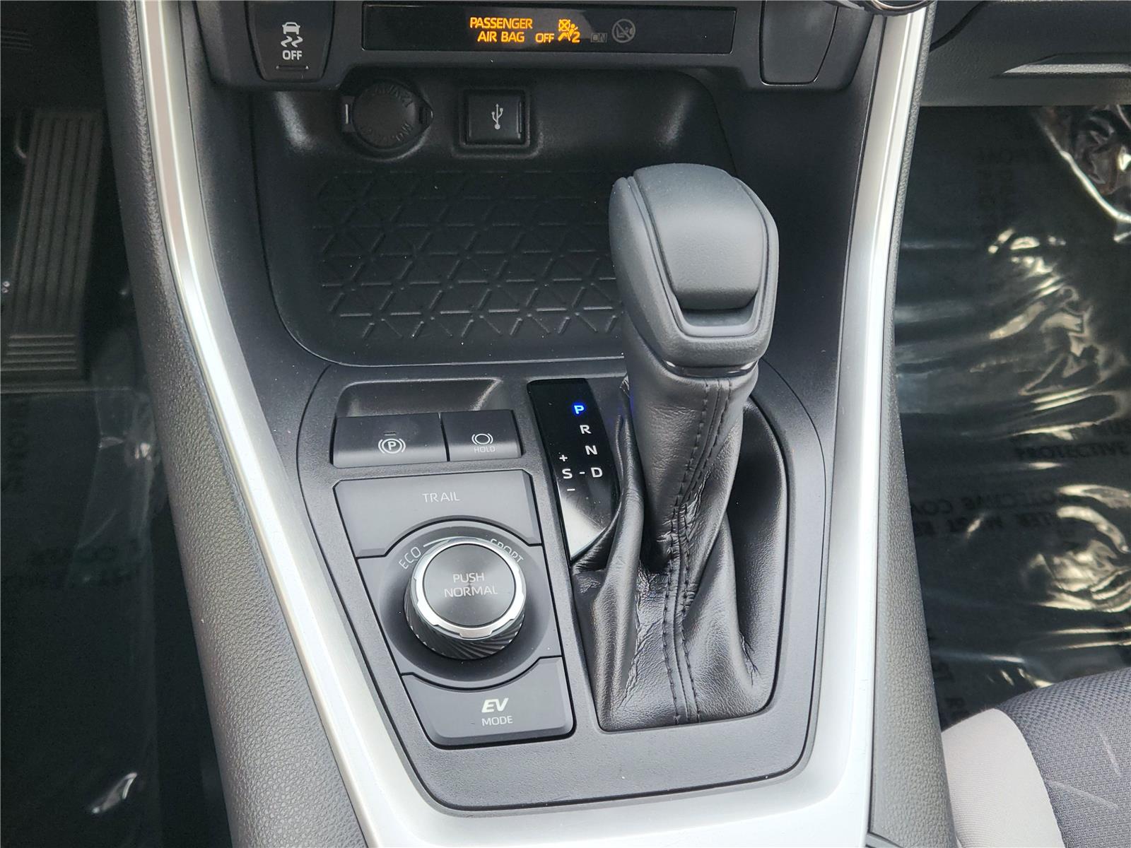 2021 Toyota RAV4 Hybrid XLE photo 22