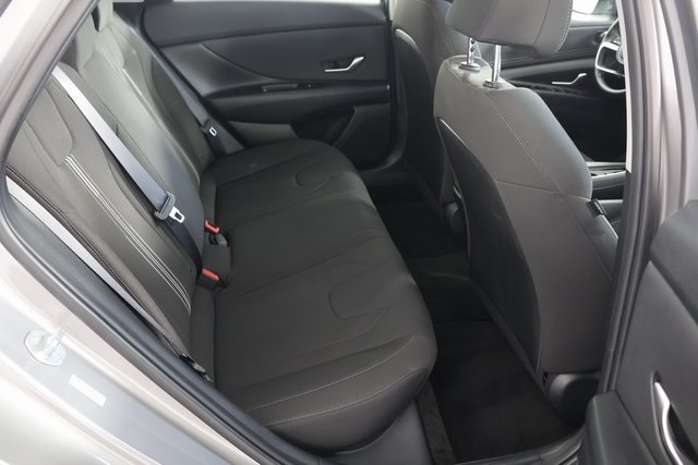 2023 Hyundai Elantra SEL photo 20