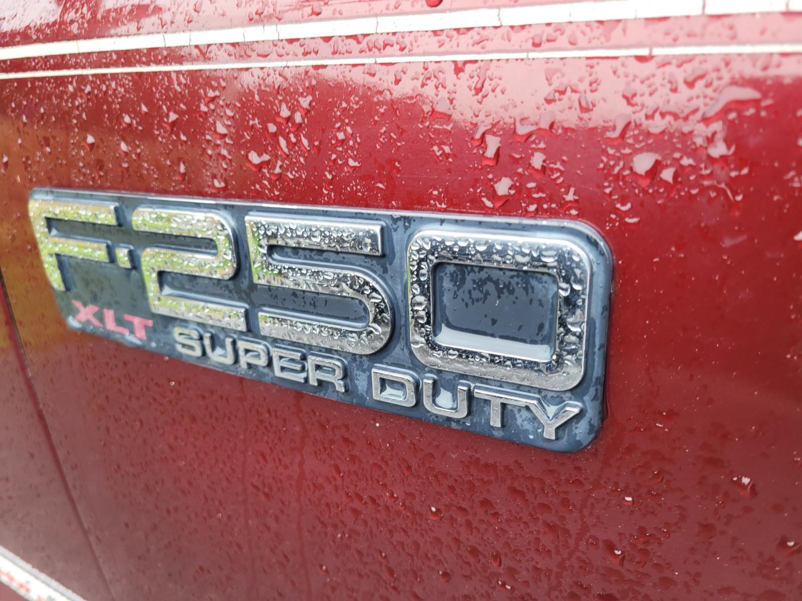 2004 Ford F-250 XLT photo 5