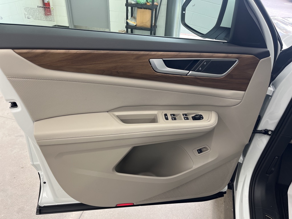 2025 Volkswagen Atlas SE Technology photo 10