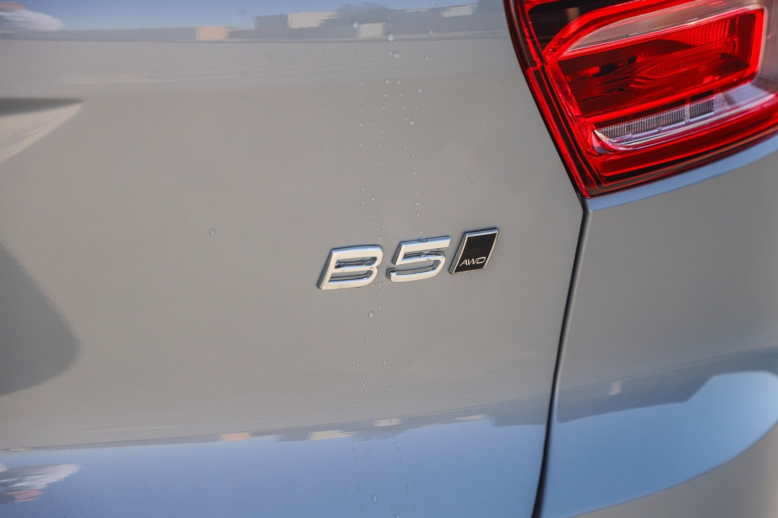 2025 Volvo XC40 Core photo 8