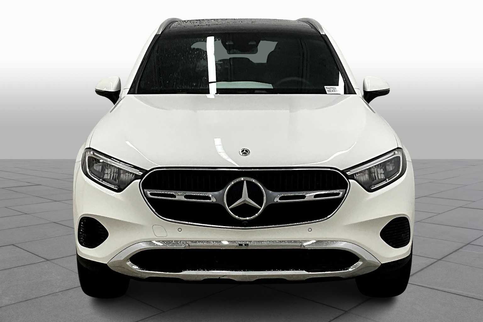 2026 Mercedes Benz GLC 300 photo 3