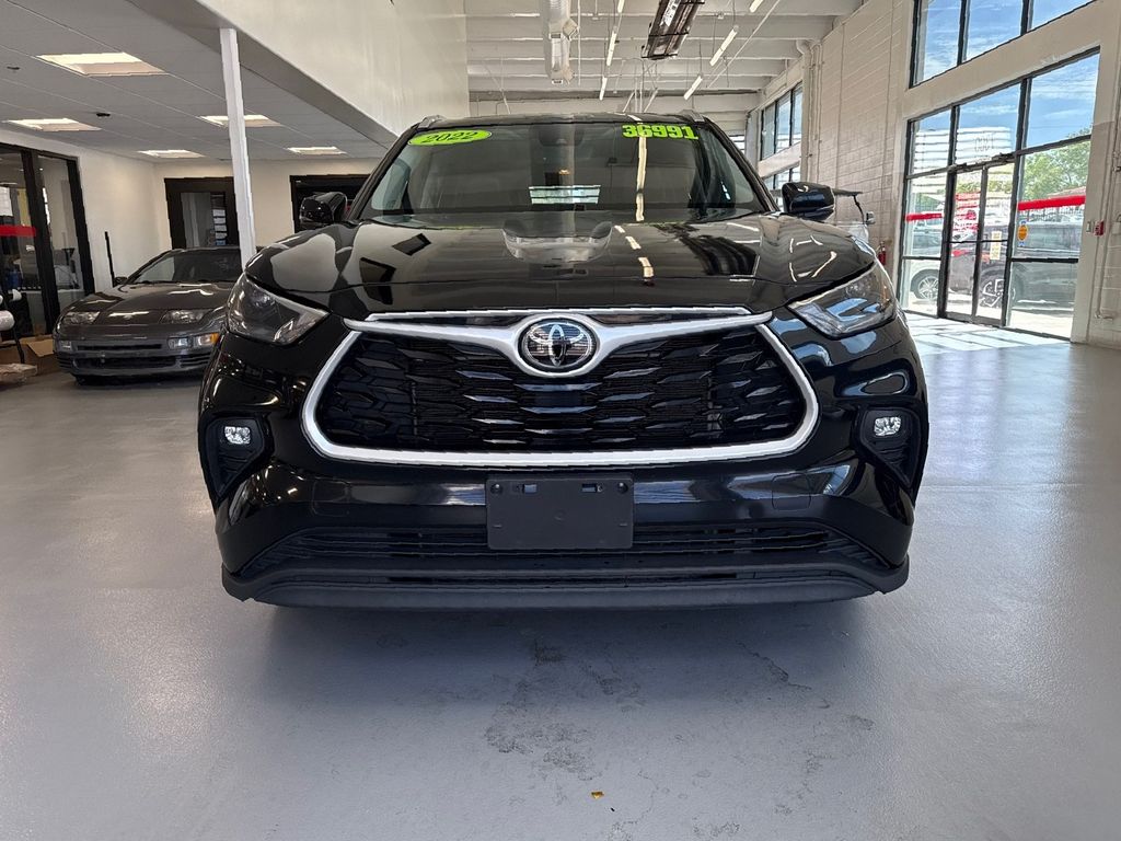 2022 Toyota Highlander XLE photo 23