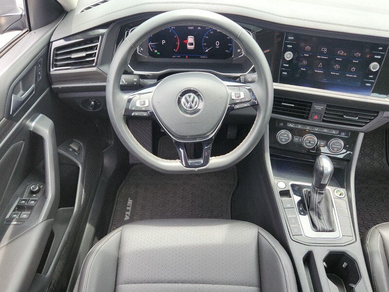2021 Volkswagen Jetta SEL photo 12