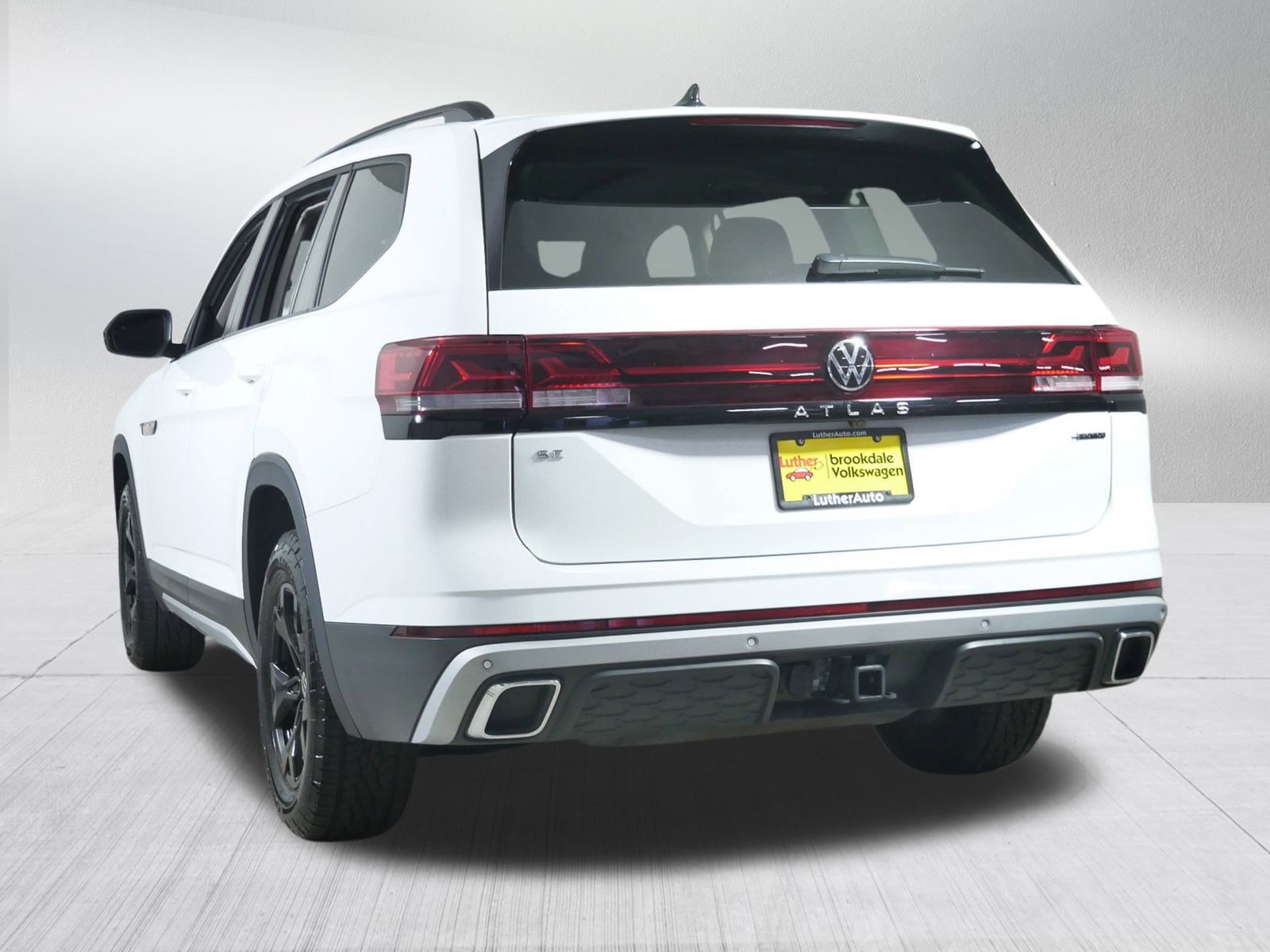 2024 Volkswagen Atlas Peak Edition SE Technology photo 5