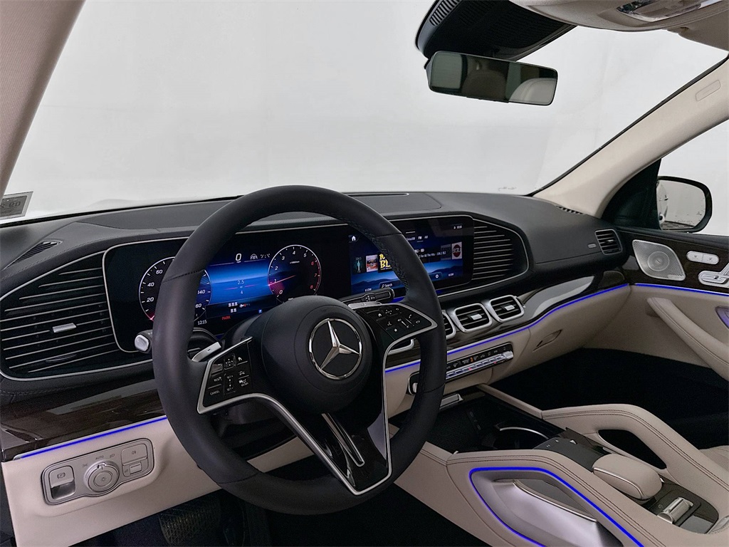 2026 Mercedes Benz GLS 450 4MATIC photo 8