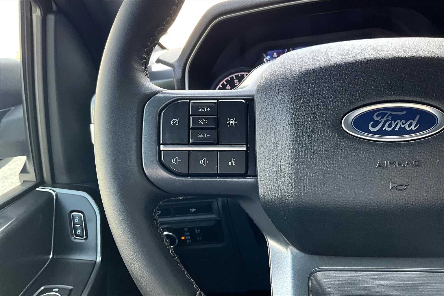 2023 Ford F-150 XLT photo 21