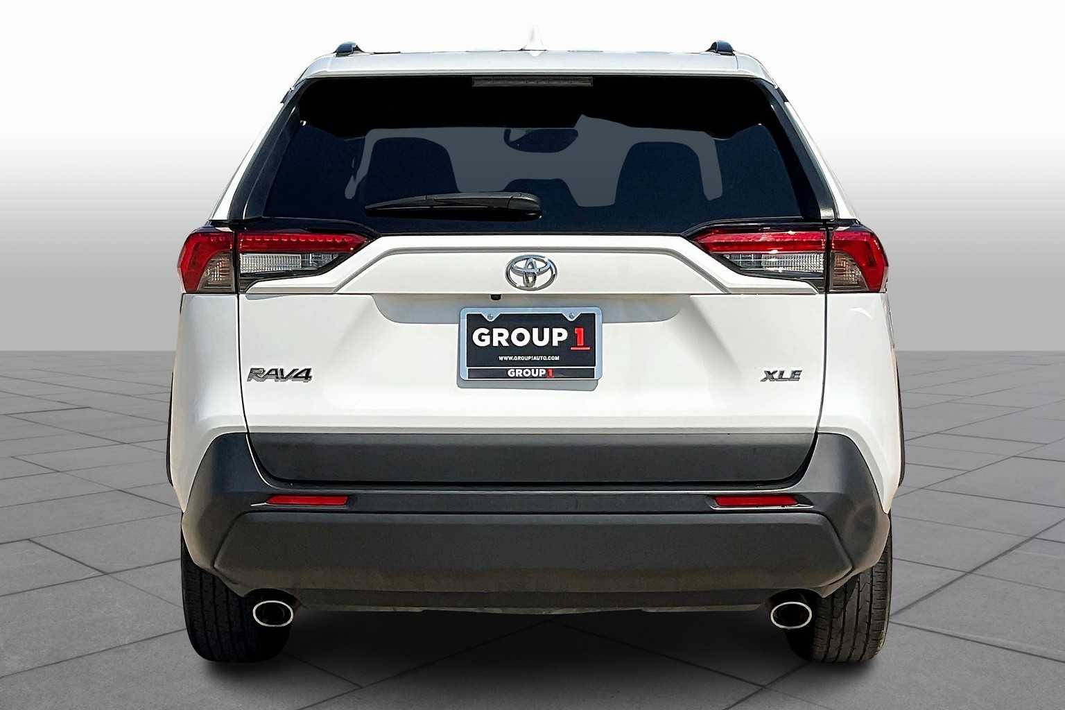 2024 Toyota RAV4 XLE photo 4