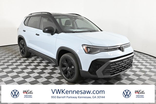 2025 Volkswagen Taos SE Black's photo