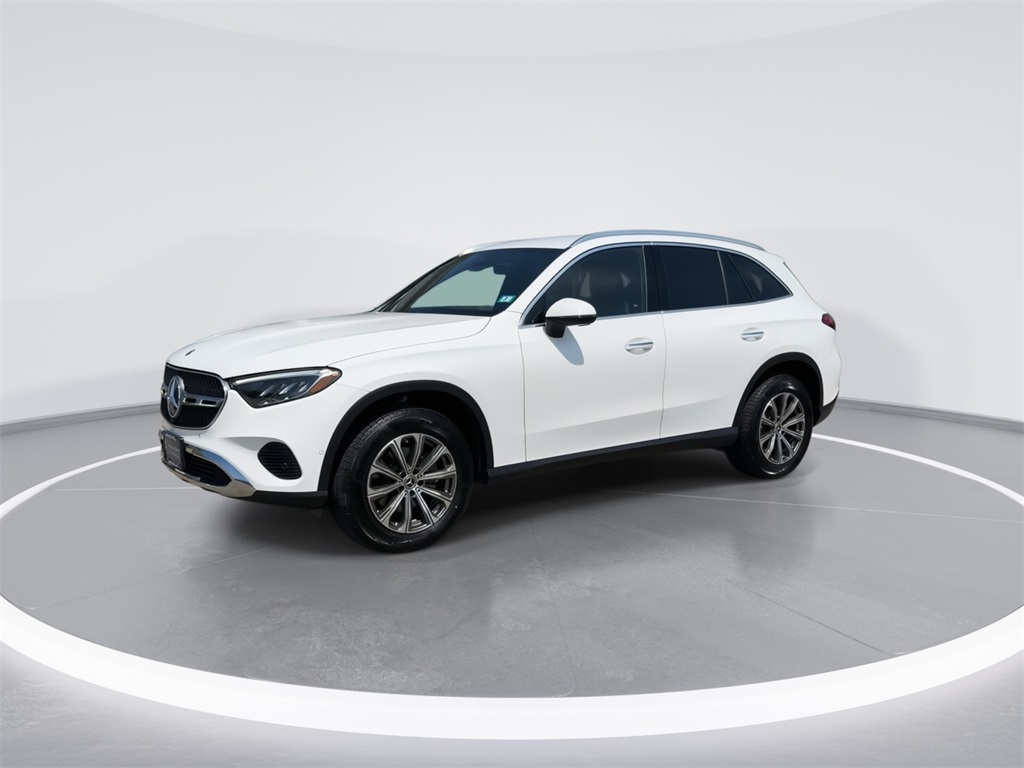 2025 Mercedes Benz GLC 300 4MATIC photo 4