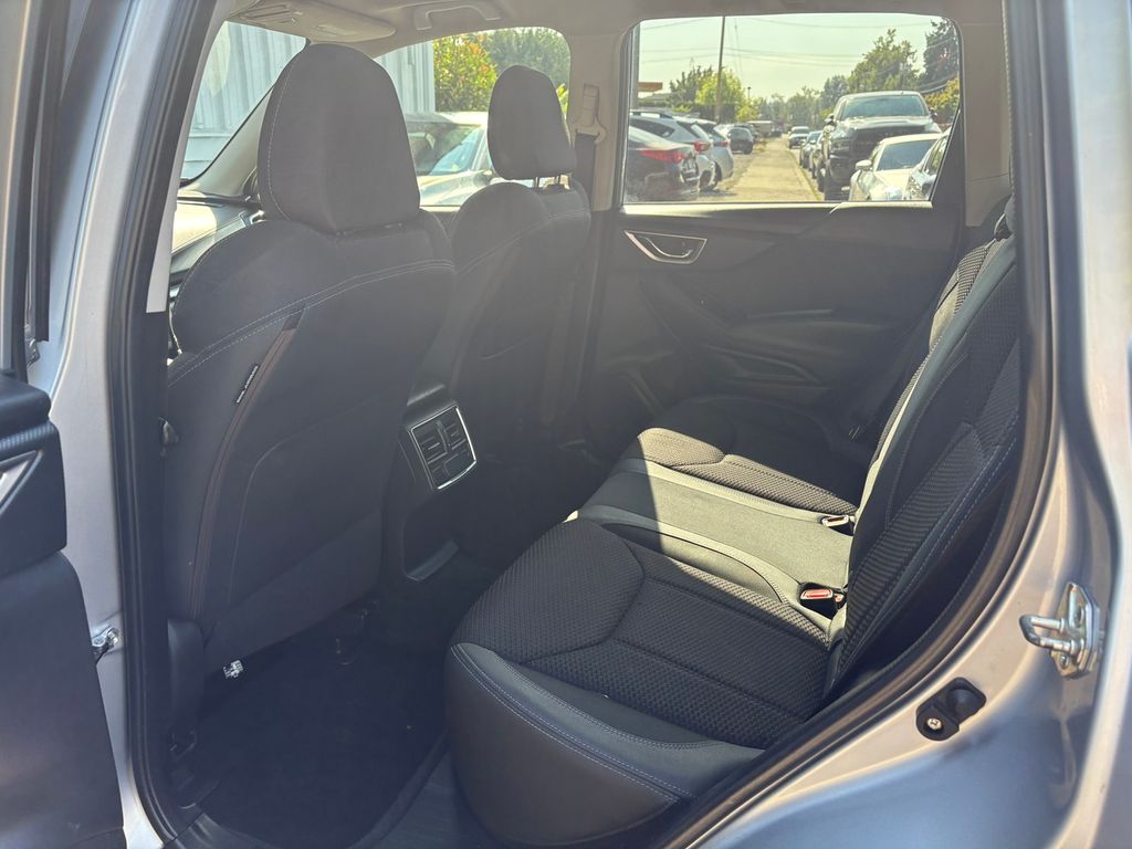 2019 Subaru Forester Premium photo 26