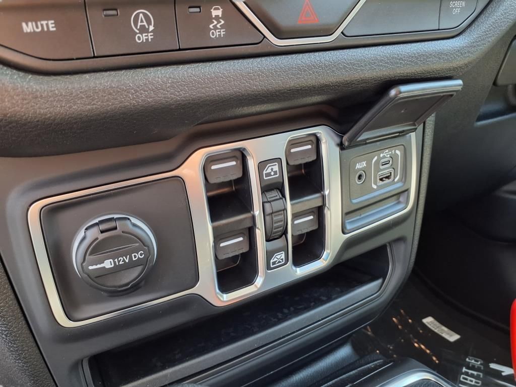 2025 Jeep Wrangler Sport photo 7