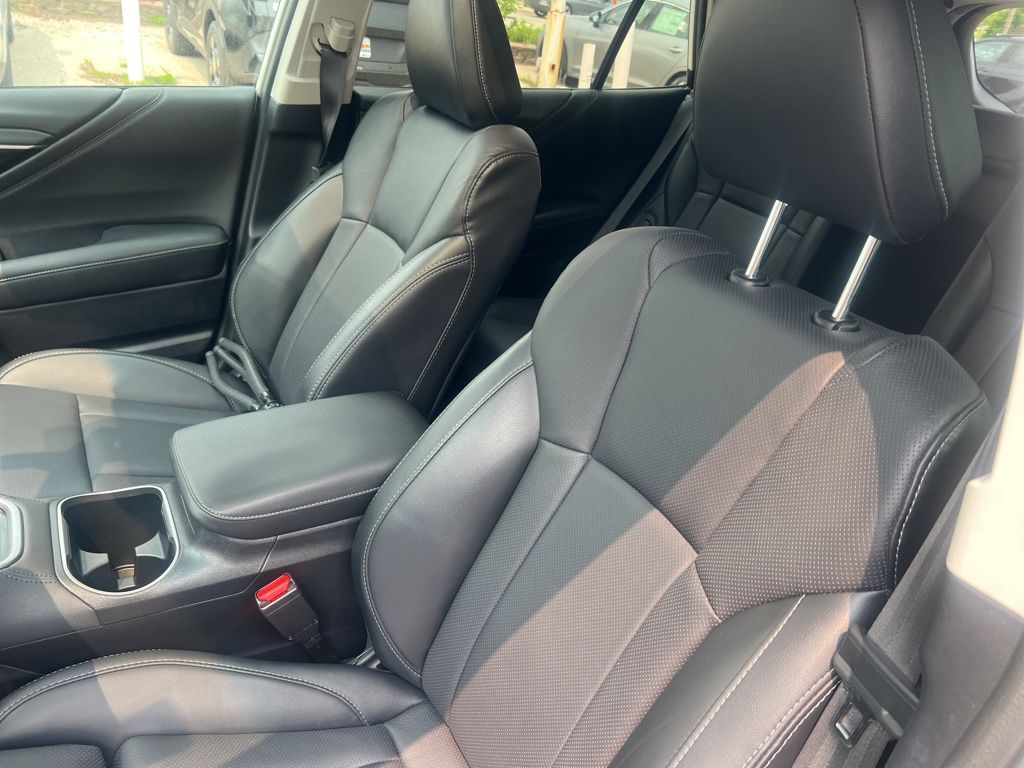 2022 Subaru Outback Limited photo 3