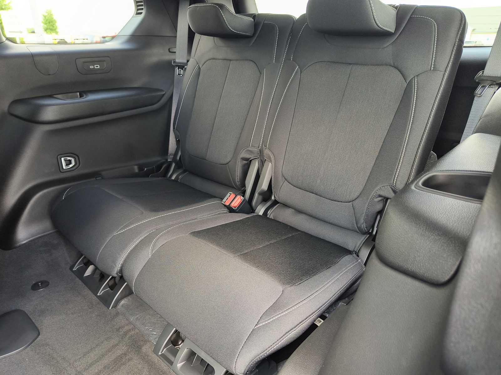 2025 Jeep Grand Cherokee Laredo X photo 12