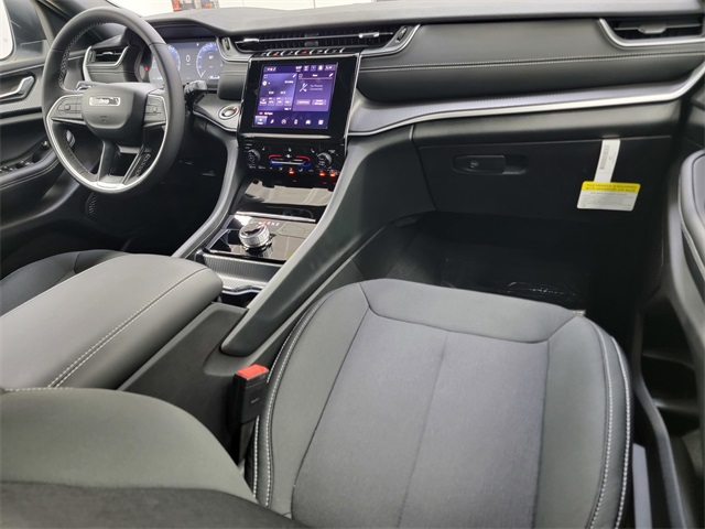 2025 Jeep Grand Cherokee Laredo X photo 30