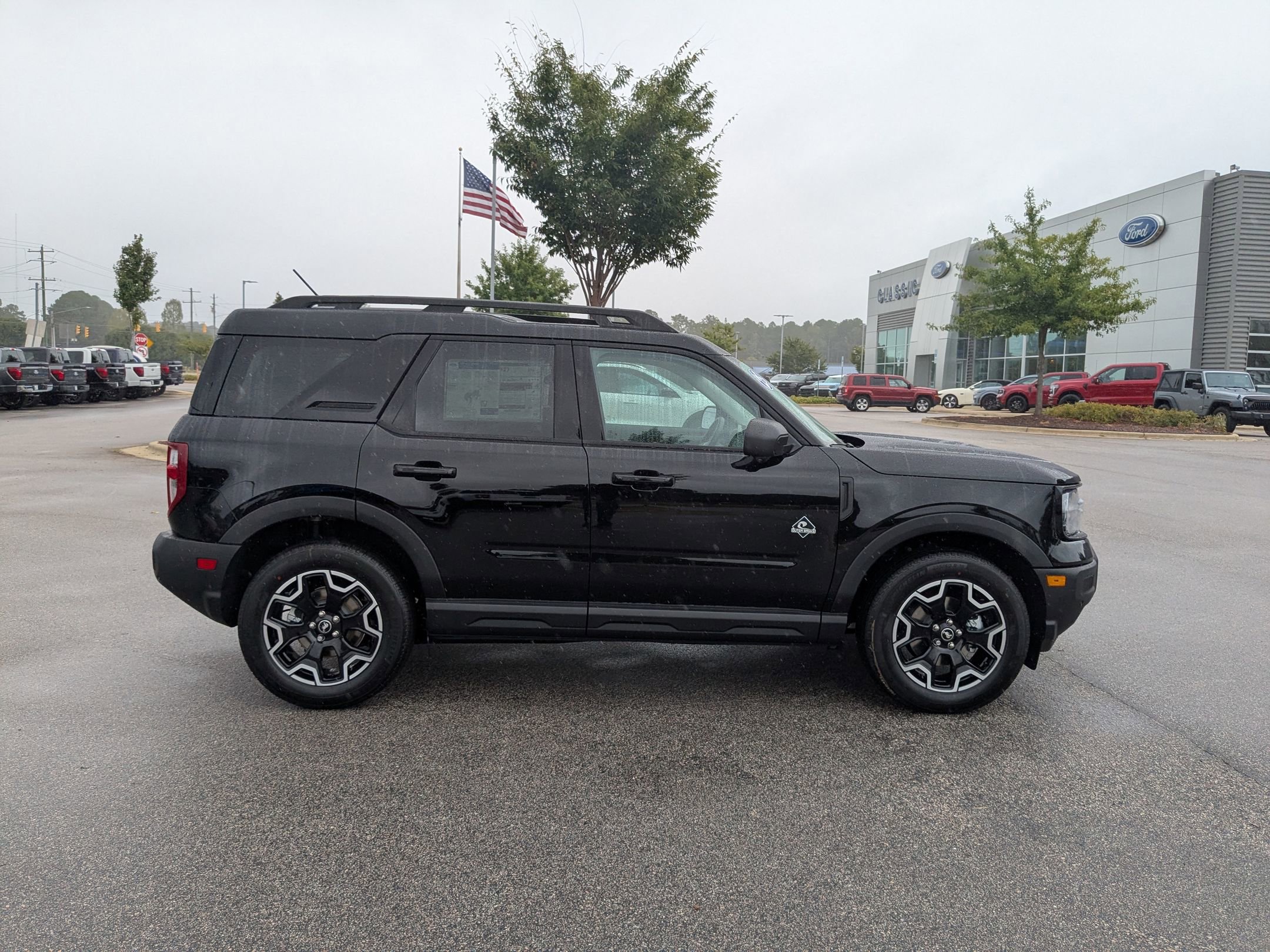 2025 Ford Bronco Sport Outer Banks photo 4