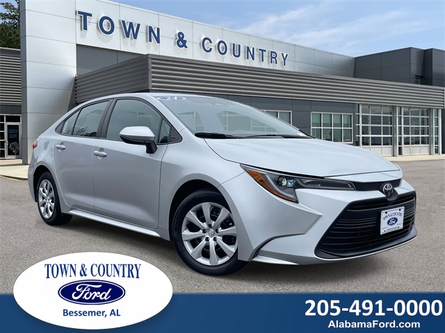 2024 Toyota Corolla LE's photo