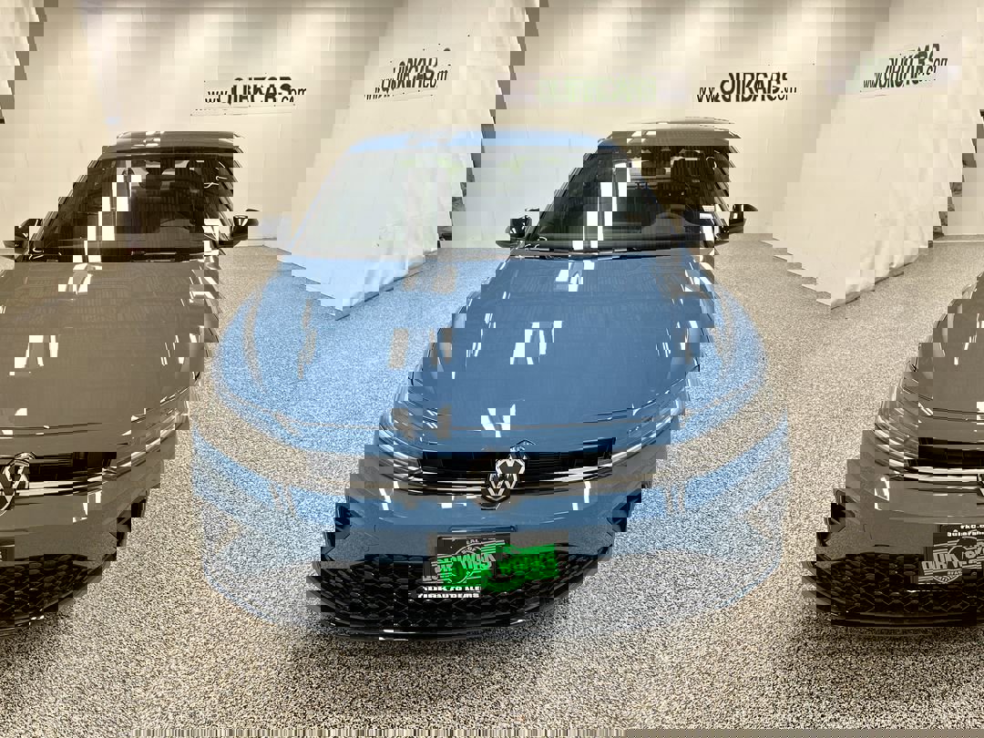 2025 Volkswagen Jetta Sport photo 2