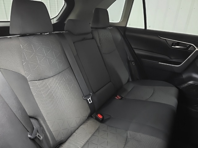 2021 Toyota RAV4 XLE photo 37